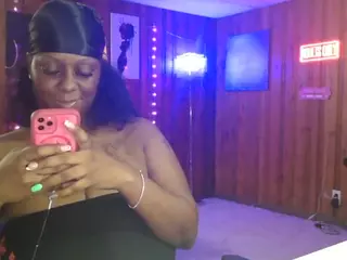 Qveen Purp's Live Sex Cam Show