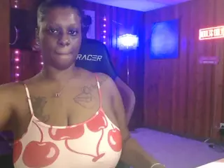 Qveen Purp's Live Sex Cam Show