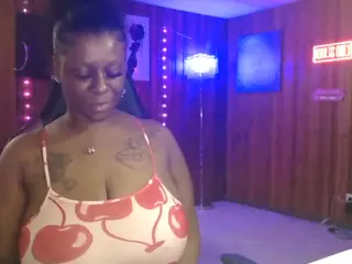 Qveen Purp's Live Sex Cam Show