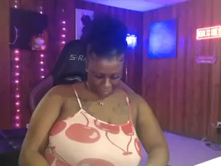 Qveen Purp's Live Sex Cam Show