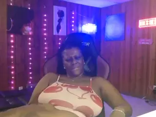 Qveen Purp's Live Sex Cam Show
