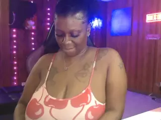 Qveen Purp's Live Sex Cam Show