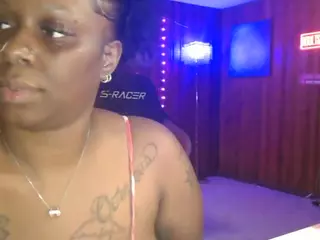 Qveen Purp's Live Sex Cam Show
