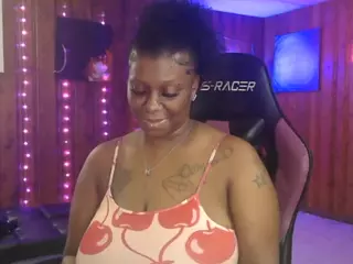 Qveen Purp's Live Sex Cam Show