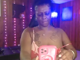 Qveen Purp's Live Sex Cam Show