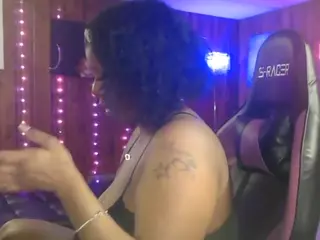 Qveen Purp's Live Sex Cam Show