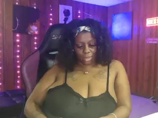 Qveen Purp's Live Sex Cam Show
