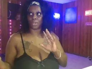 Qveen Purp's Live Sex Cam Show