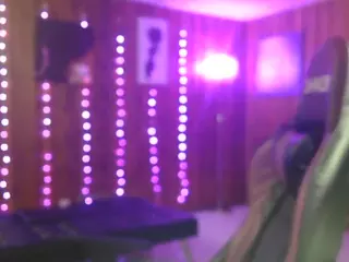 Qveen Purp's Live Sex Cam Show