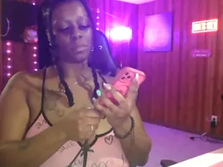 Qveen Purp's Live Sex Cam Show