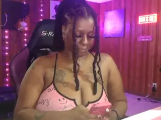 Qveen Purp's Live Sex Cam Show