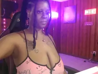 Qveen Purp's Live Sex Cam Show