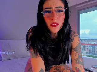 MadeleineMorales's Live Sex Cam Show