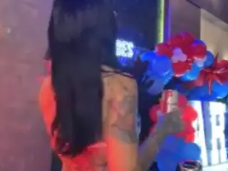 MadeleineMorales's Live Sex Cam Show