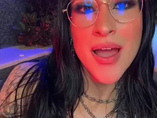 MadeleineMorales's Live Sex Cam Show