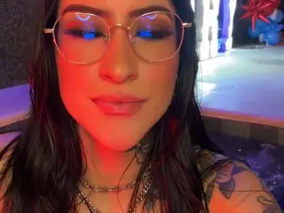 MadeleineMorales's Live Sex Cam Show