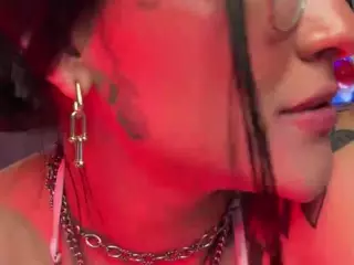 MadeleineMorales's Live Sex Cam Show