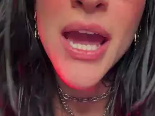 MadeleineMorales's Live Sex Cam Show