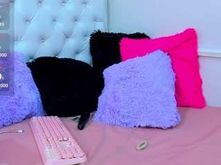 Live cam show with kyliiee