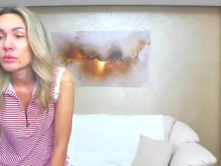 chrystalmills's Live Sex Cam Show