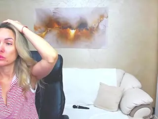 chrystalmills's Live Sex Cam Show