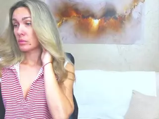 chrystalmills's Live Sex Cam Show