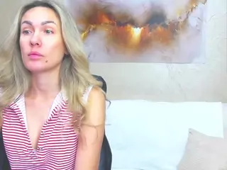 chrystalmills's Live Sex Cam Show