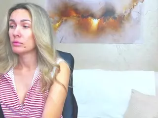 chrystalmills's Live Sex Cam Show