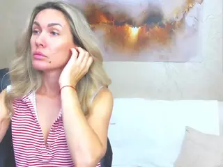chrystalmills's Live Sex Cam Show