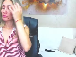 chrystalmills's Live Sex Cam Show