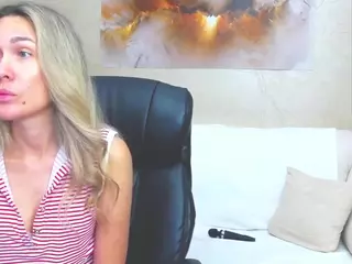 chrystalmills's Live Sex Cam Show