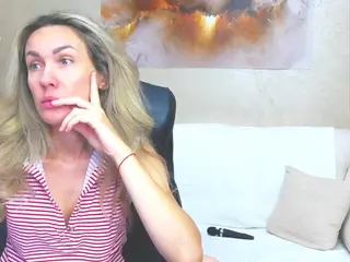 chrystalmills's Live Sex Cam Show