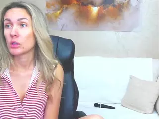 chrystalmills's Live Sex Cam Show