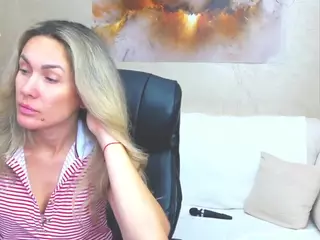 chrystalmills's Live Sex Cam Show