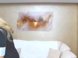 chrystalmills's Live Sex Cam Show