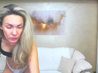 chrystalmills's Live Sex Cam Show