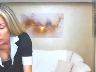 chrystalmills's Live Sex Cam Show