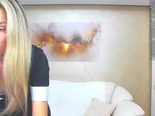 chrystalmills's Live Sex Cam Show