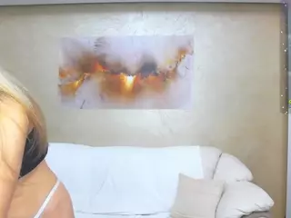 chrystalmills's Live Sex Cam Show