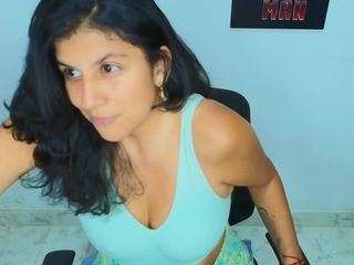 Live cam show with Sophia Quintero