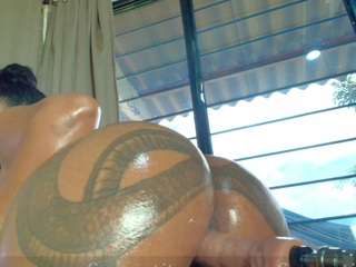 Live cam show with saamytits