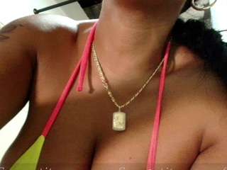 Live cam show with saamytits