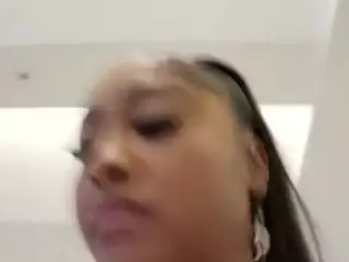 yetzat's Live Sex Cam Show