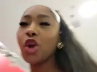 yetzat1111's Live Sex Cam Show