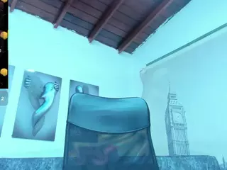 xcarlet milf's Live Sex Cam Show