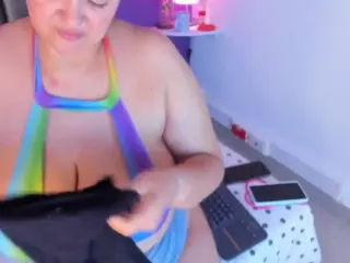 saramontoya's Live Sex Cam Show