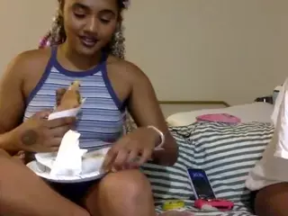crystalgurls's Live Sex Cam Show