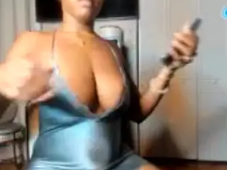 Iluvsaffire Bleu's Live Sex Cam Show