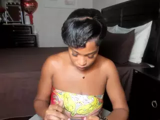 Iluvsaffire Bleu's Live Sex Cam Show