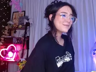 Lara's Live Sex Cam Show